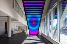 Installationsansicht FUNKE MedienTreppe, Rafaël Rozendaal. Color, Code, Communication