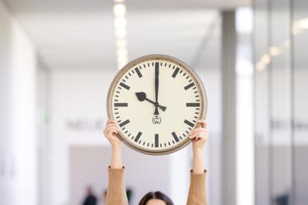 LeichteSprache_Uhrzeit_10 Uhr