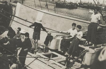 Germaine Krull, An Bord der Capitaine Paul Lemere, 1941 &copy; Nachlass Germaine Krull, Museum Folkwang, Essen