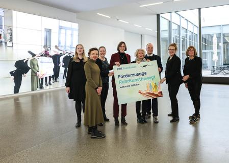 Vertragsunterzeichnung RuhrKunstbewegt