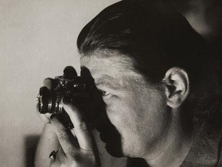 GERMAINE KRULL. Chien Fou