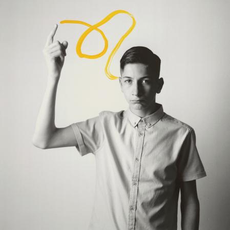Adam Broomberg und Oliver Chanarin, A-Z Humans and Other Animals, 2016