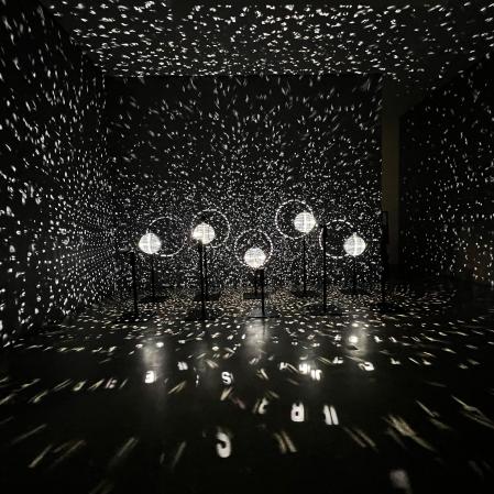 Mischa Kuball, five planets, 2015, Courtesy Mischa Kuball